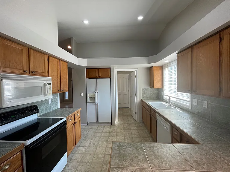 2652 W Sheryl St — Photo 7