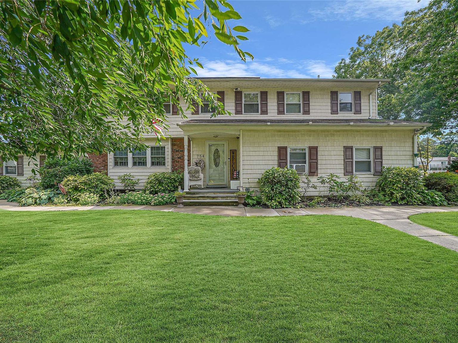 754 Peconic Street, Ronkonkoma, NY 11779 Zillow