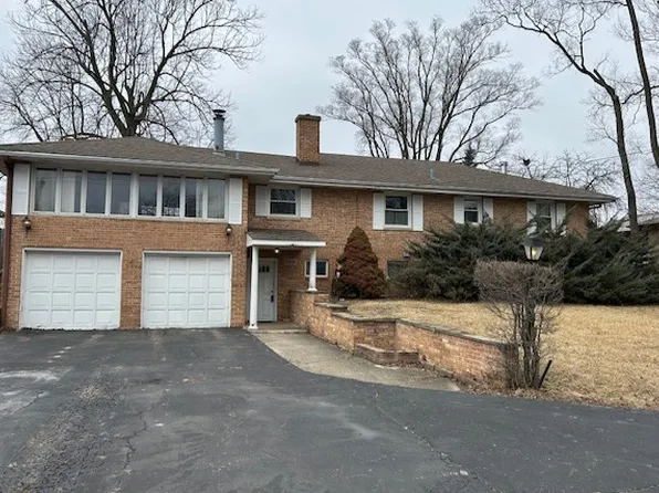 2444 E Bonnie Brook Ln, Waukegan, IL 60087