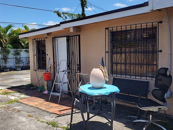 5th image of 55 SW 60th Ct