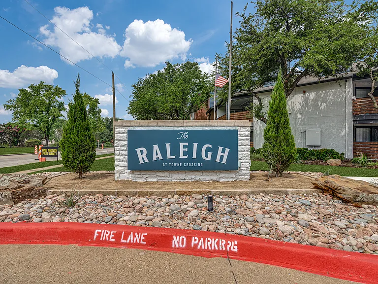 Raleigh At Towne Crossing — Photo 61
