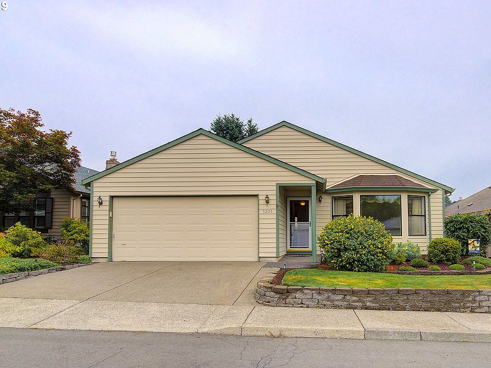1st image of 3205 SE 152nd Ave