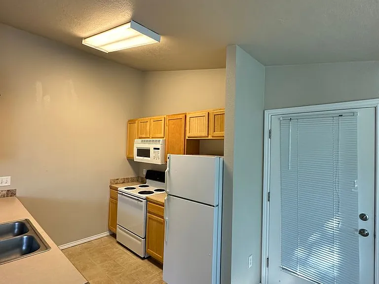 11861 W Cloverbrook Ln — Photo 26