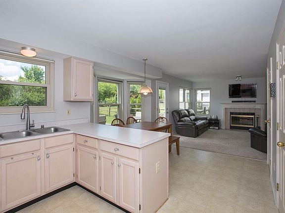4th image of 8951 Hialeah Dr