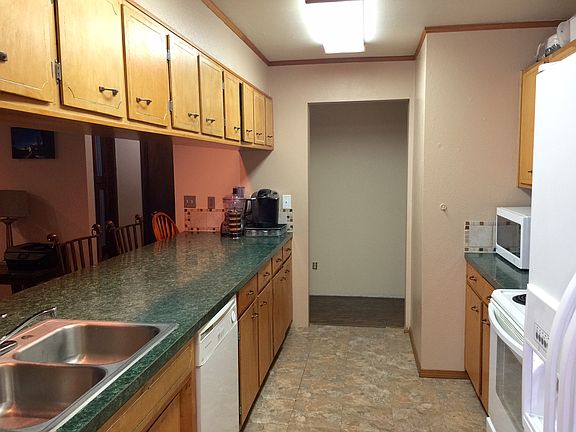 3rd image of 1320 E Ash St