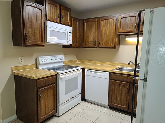 5th image of 4361 SE Chesapeake Bay Dr
