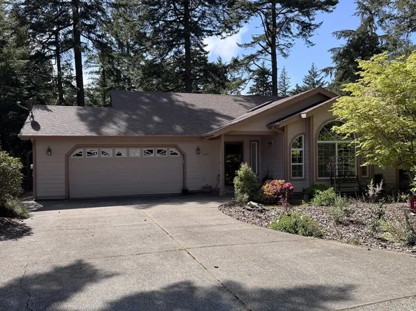 2192 13th St, Florence, OR 97439