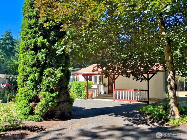 85 Plum Avenue, Chimacum, WA 98325