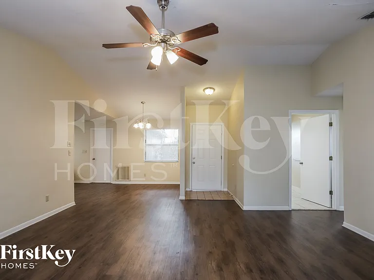 9923 57th Way N — Photo 3