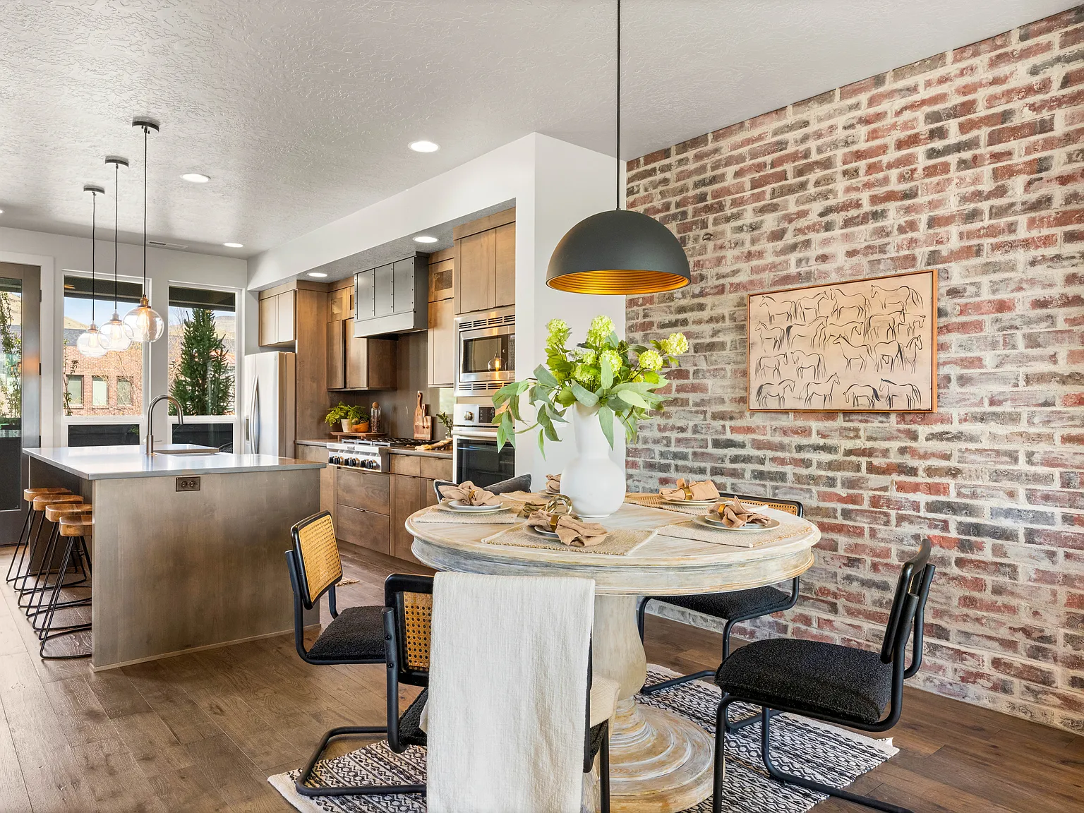 2 bed, 2163 sqft, $3,400 — Photo 2