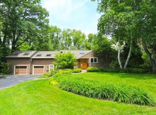 2361 Algonquin Rd, Niskayuna, NY 12309