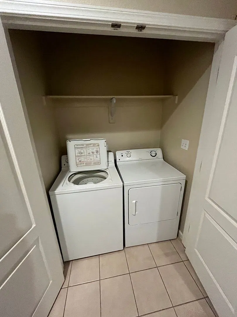 55+ Gated Community Beautiful 2Bed / 1 Bath Home — Photo 3