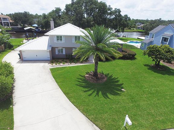 3rd image of 14726 Plumosa Dr