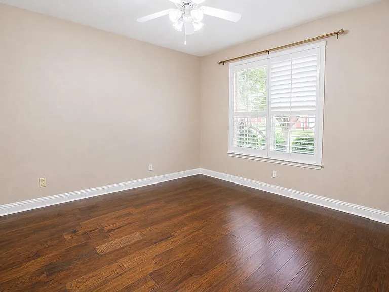 4453 Red Barn Dr — Photo 25