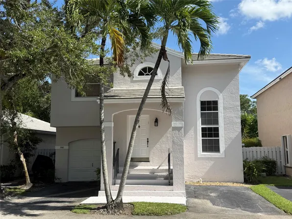 9840 NW 9th Court, Plantation, FL 33324