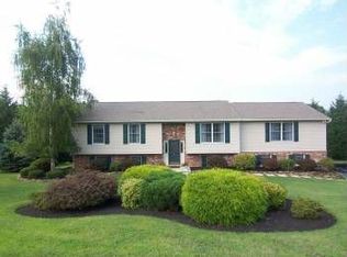 810 4 Seasons Rd, Westminster, MD 21157