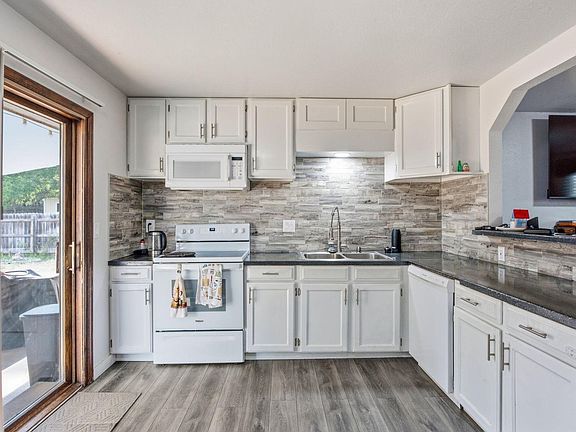 4th image of 3408 W 17th St