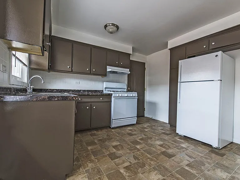 14123 S Tracy Ave — Photo 16
