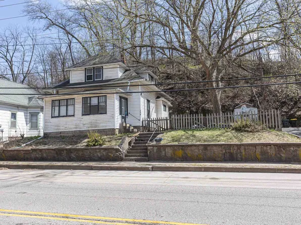 324 Wisconsin Ave, East Dubuque, IL 61025