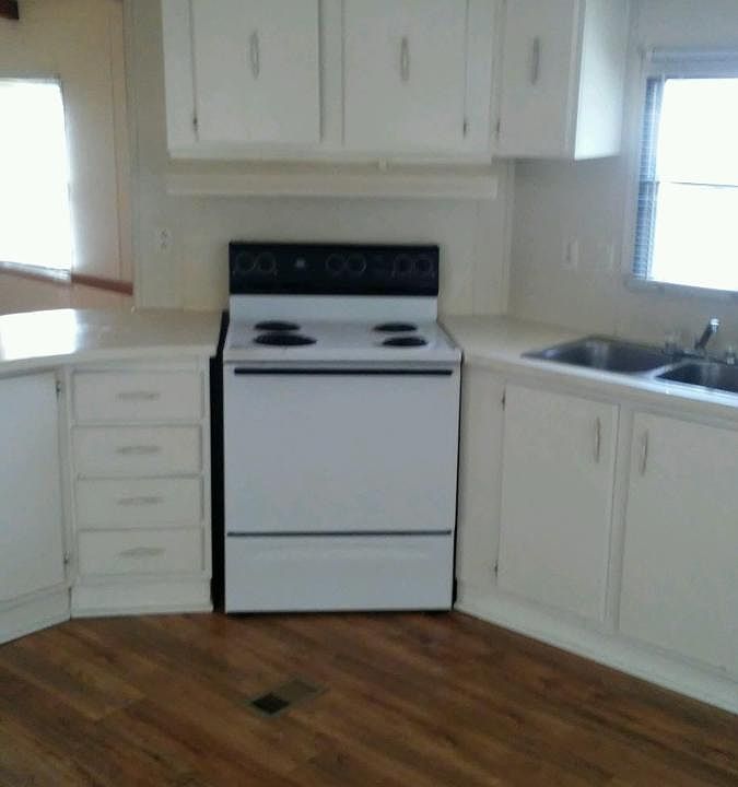 1st image of 103 Eaglewood Dr