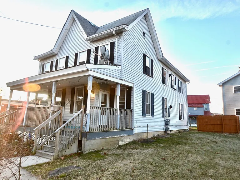 303 Smyrna Ave — Photo 1