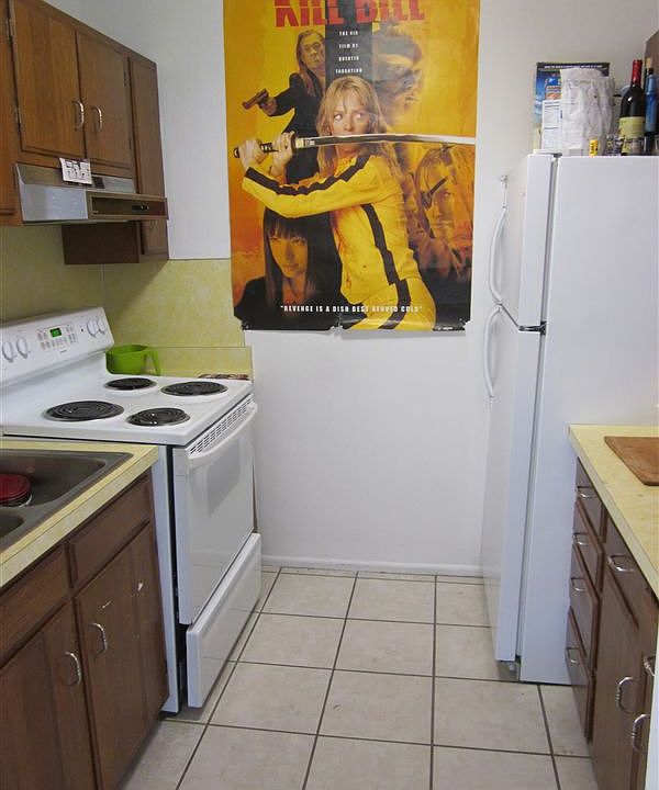 Kitchen (3 BR)