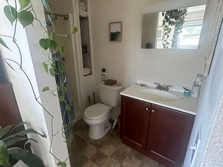 712 E Roanoke St #1 — Photo 16