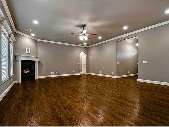 3rd image of 6205 S 58th St