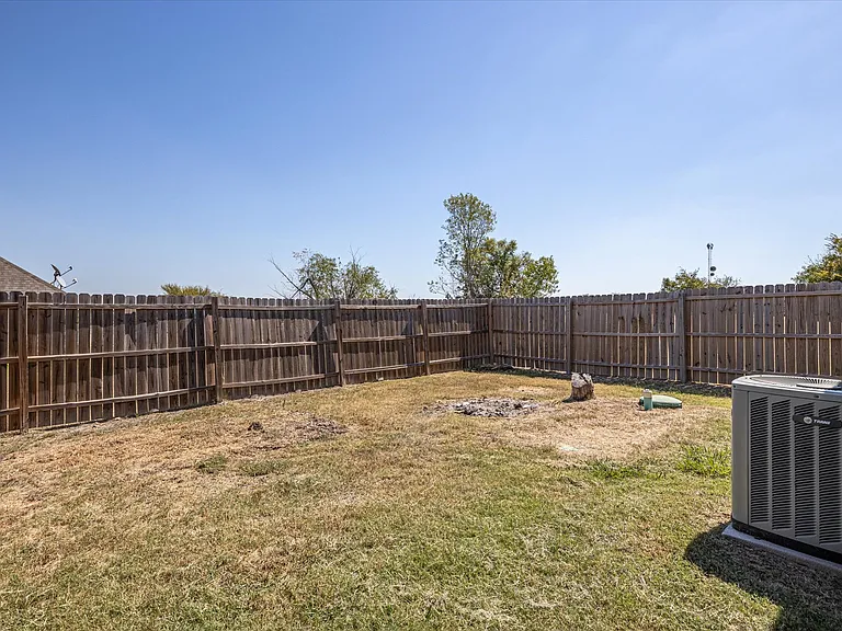 101 Collett Ct #101 — Photo 21