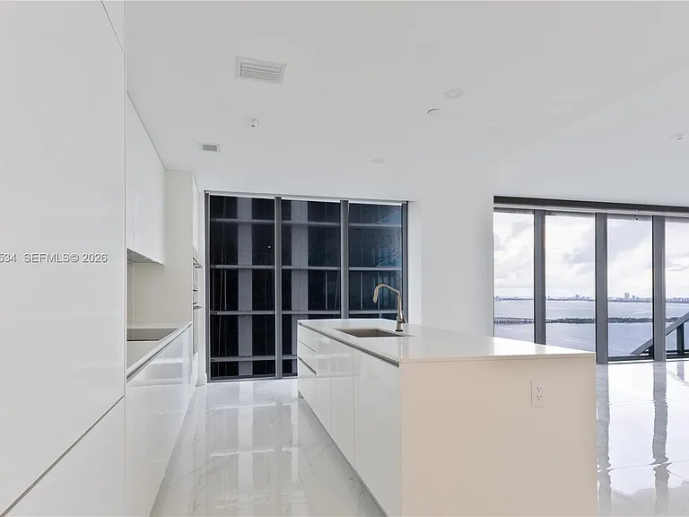 700 NE 24th St #4101 — Photo 5