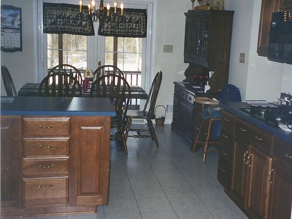 Eat in Kitchen 