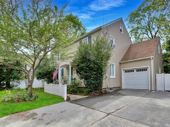 255 Ocean Avenue, Malverne, NY 11565