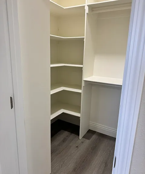 4048 Rockford Dr — Photo 3