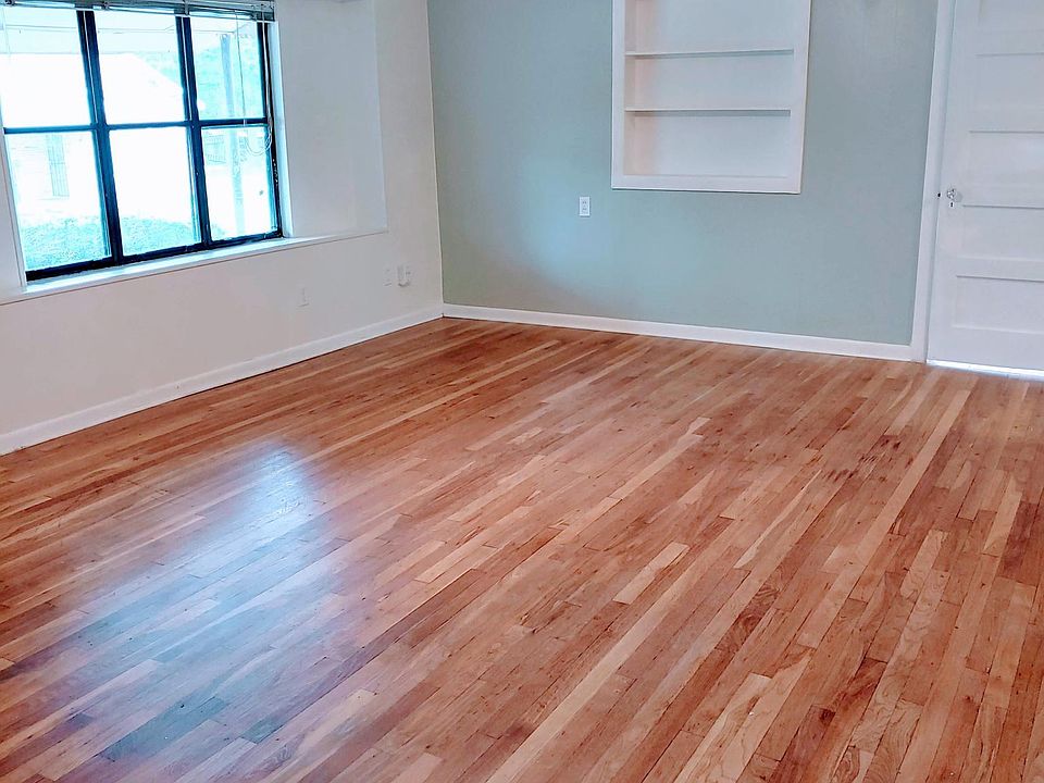 1st image of 227 S San Antonio St
