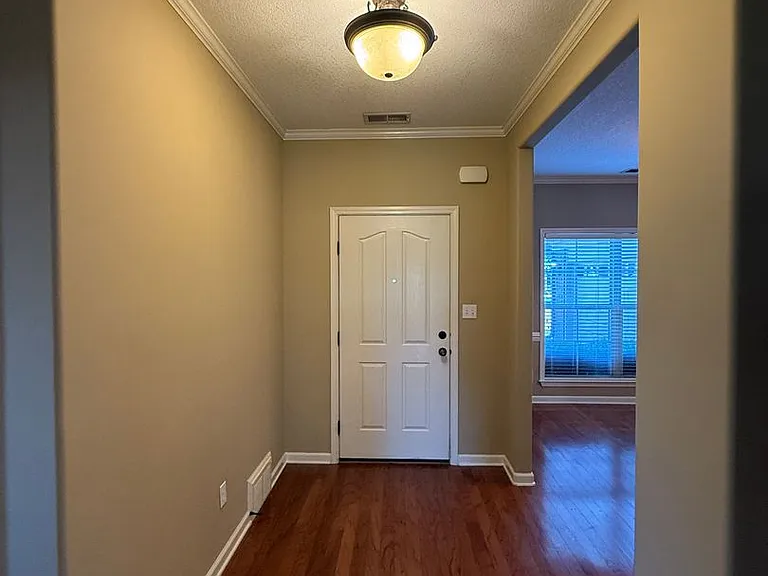 7904 Pips Ridge Ln — Photo 2
