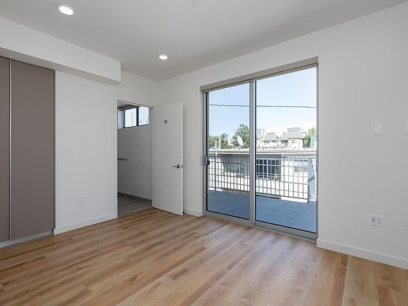 5th image of 1814 Federal Ave #303