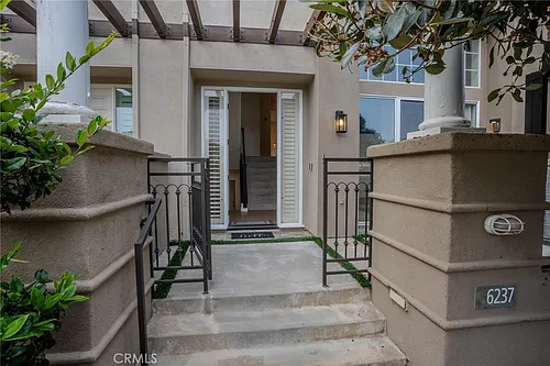 6237 Surfcove Cir Photo 1