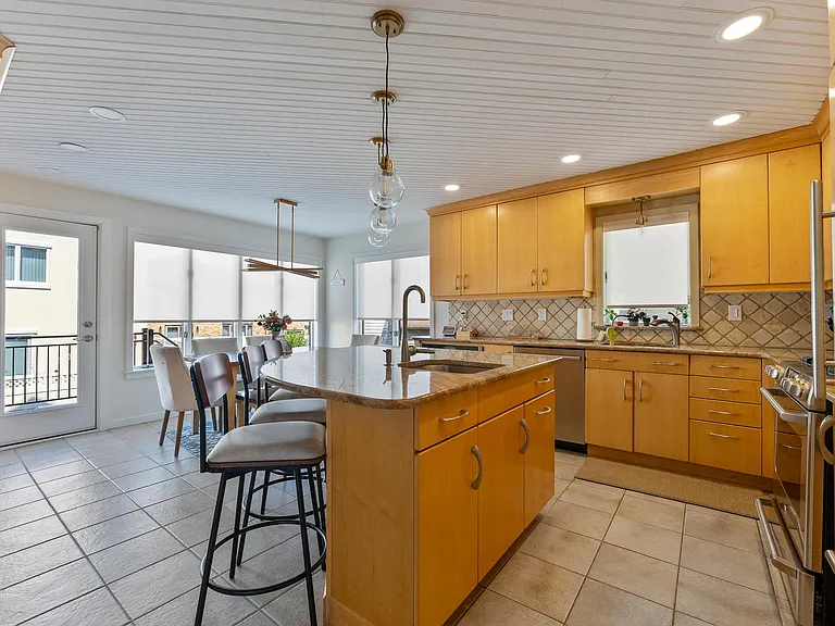 7600 Bayshore Dr — Photo 14