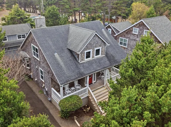 120 Bella Beach Dr, Depoe Bay, OR 97341