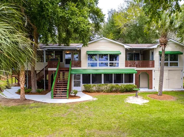 1376 Forest Lake Dr, Manning, SC 29102