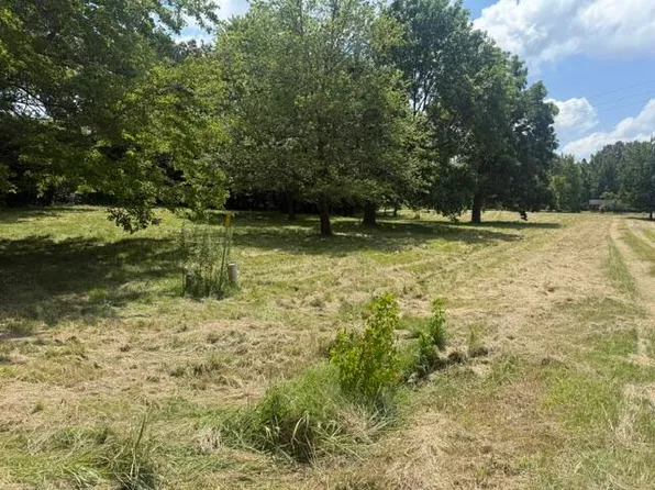 8120 Woodville Rd, West Paducah, KY 42086