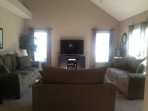 3rd image of 77 Arrowood Ln