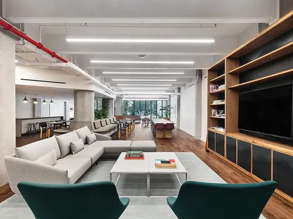 184 Kent Avenue image 16 of 16