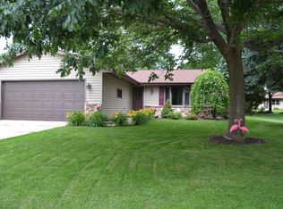 2300 W Applegate Dr, Appleton, WI 54914