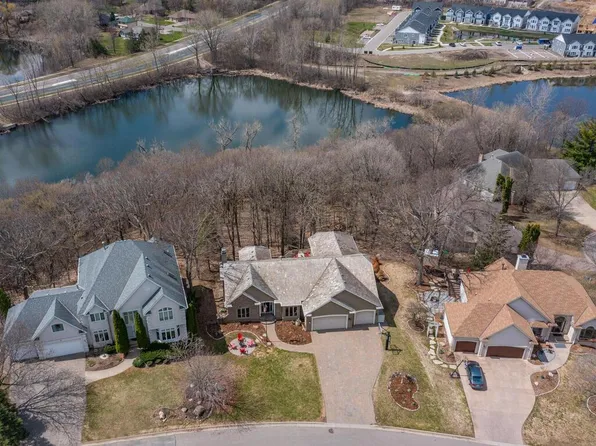 27 Geneva Blvd, Burnsville, MN 55306