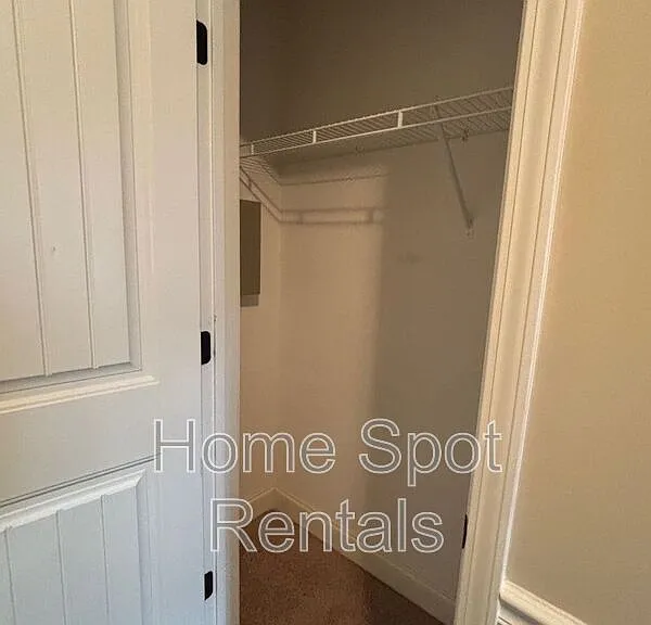 4811 Lost Creek Dr — Photo 8