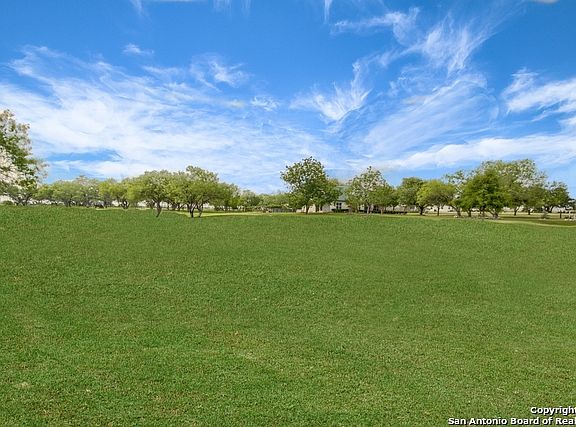 5th image of 104 Country Place Dr