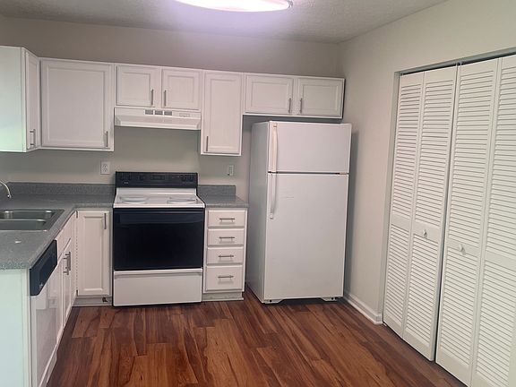 3rd image of 410 Alta Ln APT 17