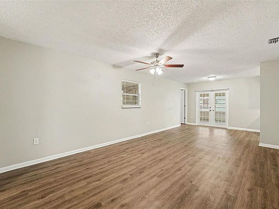 3rd image of 2047 SOMERVILLE DRIVE N