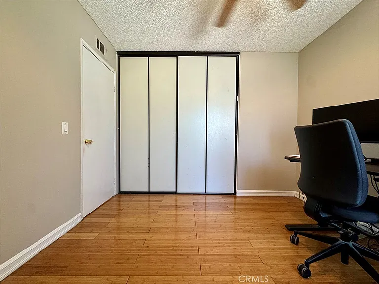 1421 Meadow Glen Rd — Photo 25